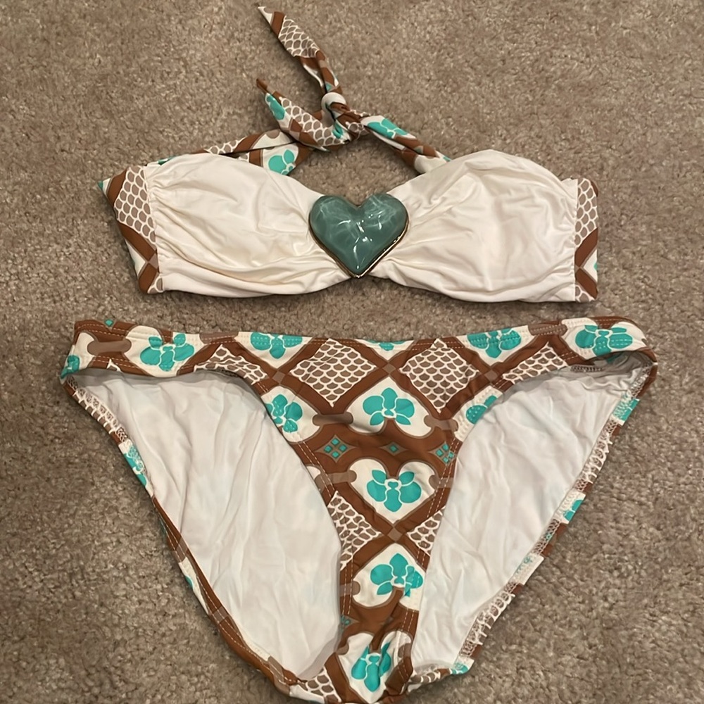 New Victoria’s Secret Iconic Bikini Heart Jewel Set! XS Top/Medium Bottom